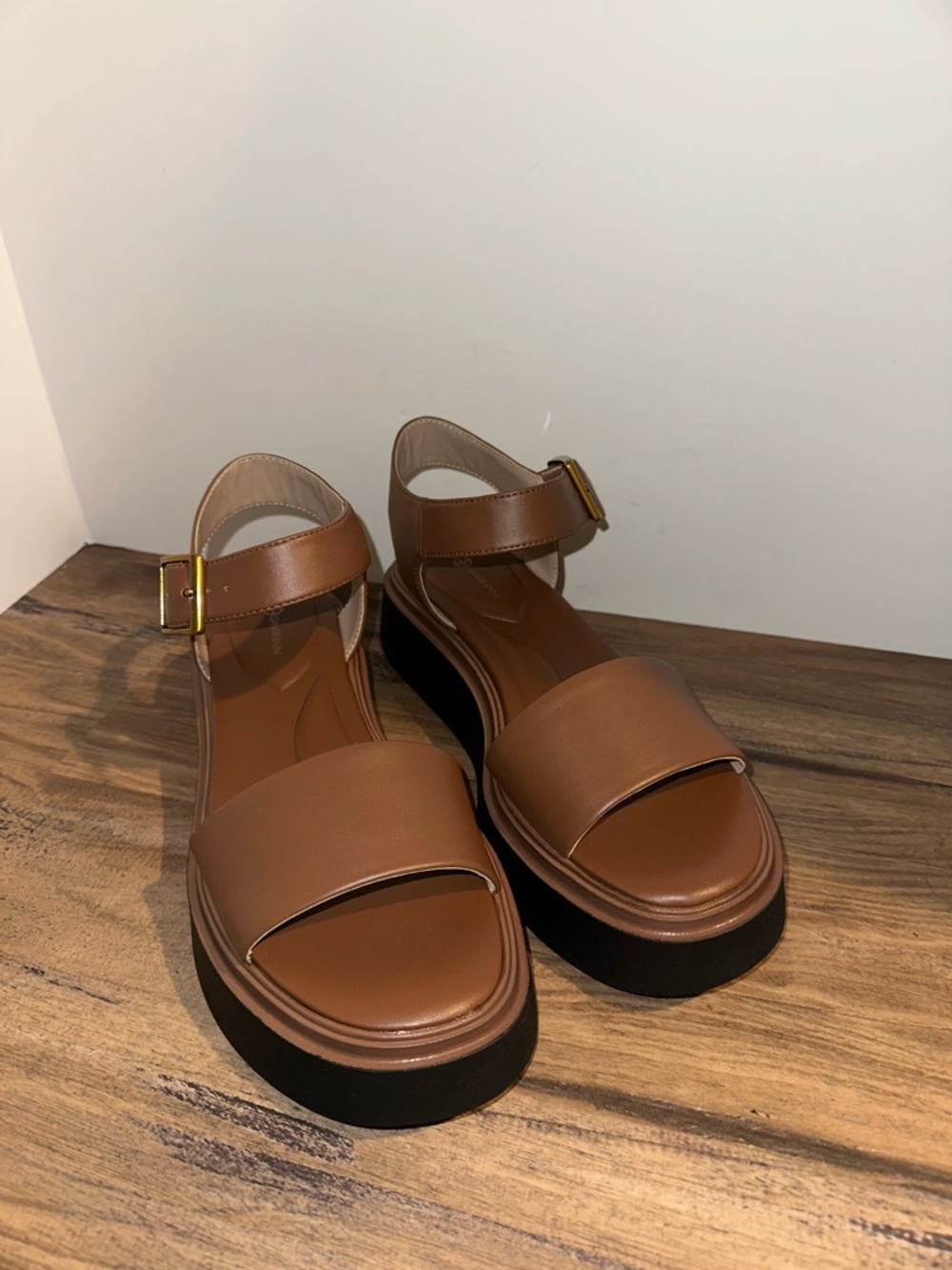 Giani Bernini Brown Leather Platform Ankle-Strap Sandals with Black Sole - Picture 3 of 8